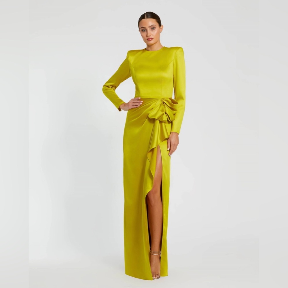 IEENA FOR MAC DUGGAL 26676 
Chartreuse Long Sleeve Structured Bow Draped Gown